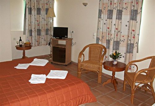 Minos Village Hotel Ajía Marína Kültér fotó